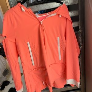 Lululemon coral rain resistant wind breaker